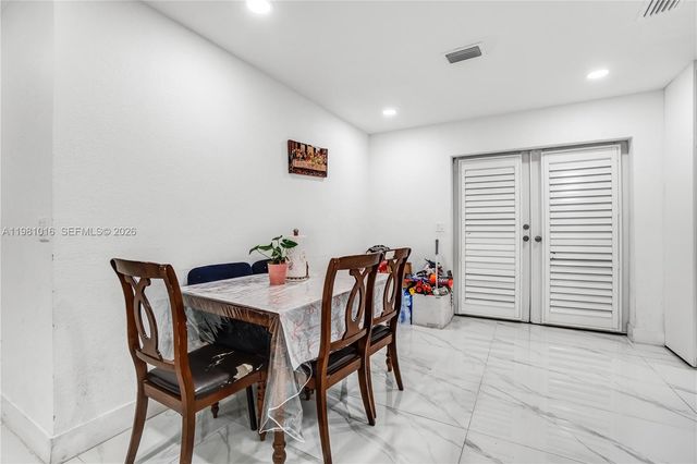 1570 NE 9th St, Homestead, FL 33033