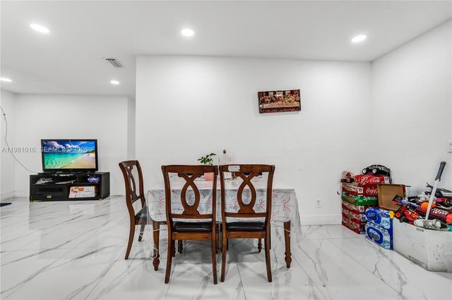 1570 NE 9th St, Homestead, FL 33033