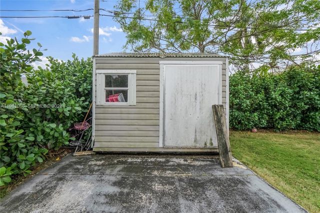 1570 NE 9th St, Homestead, FL 33033