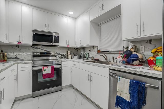 1570 NE 9th St, Homestead, FL 33033