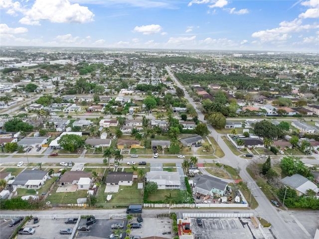 1570 NE 9th St, Homestead, FL 33033