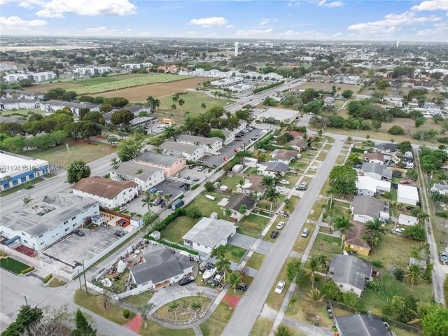 1570 NE 9th St, Homestead, FL 33033