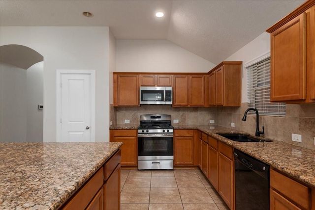 1906 Sonoma Breeze Drive, Houston, TX 77049