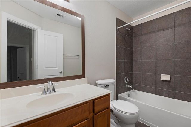 1906 Sonoma Breeze Drive, Houston, TX 77049