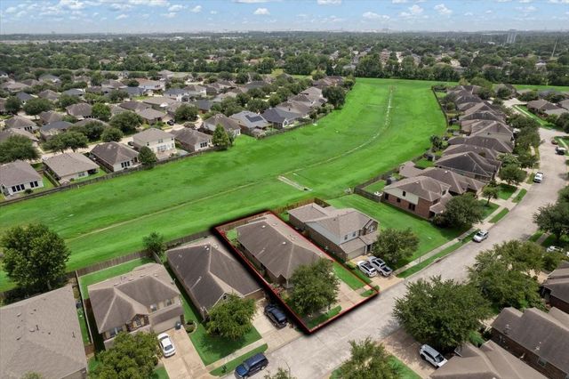 1906 Sonoma Breeze Drive, Houston, TX 77049
