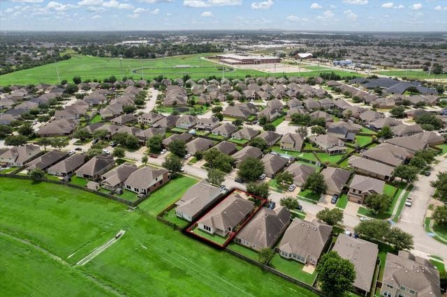 1906 Sonoma Breeze Drive, Houston, TX 77049
