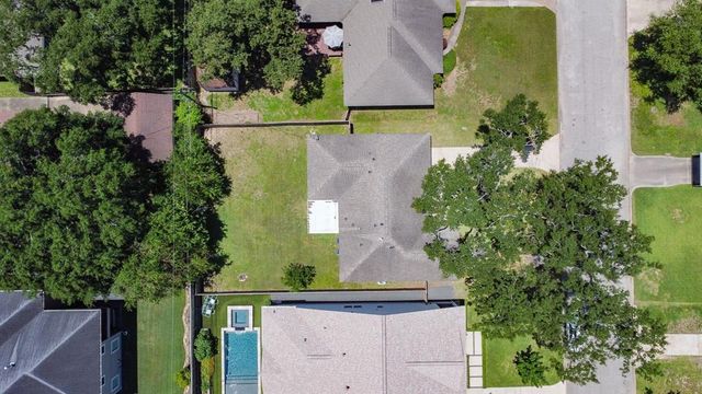 2107 Hewitt Drive, Houston, TX 77018