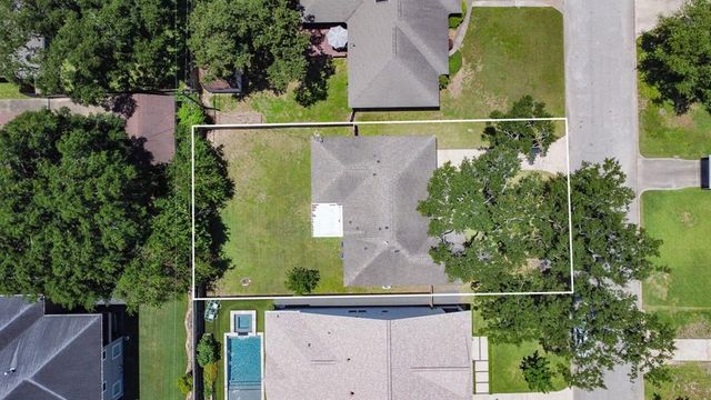 2107 Hewitt Drive, Houston, TX 77018