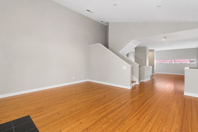 2714 Shelby Avenue, Dallas, TX 75219