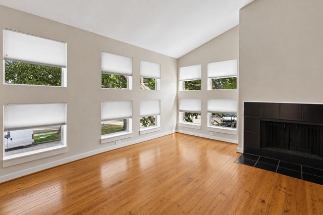 2714 Shelby Avenue, Dallas, TX 75219