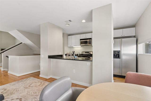 2714 Shelby Avenue, Dallas, TX 75219