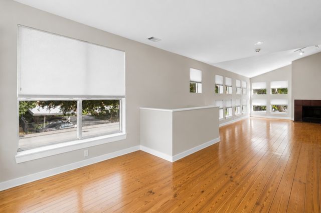 2714 Shelby Avenue, Dallas, TX 75219