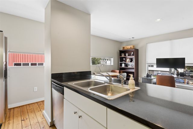 2714 Shelby Avenue, Dallas, TX 75219
