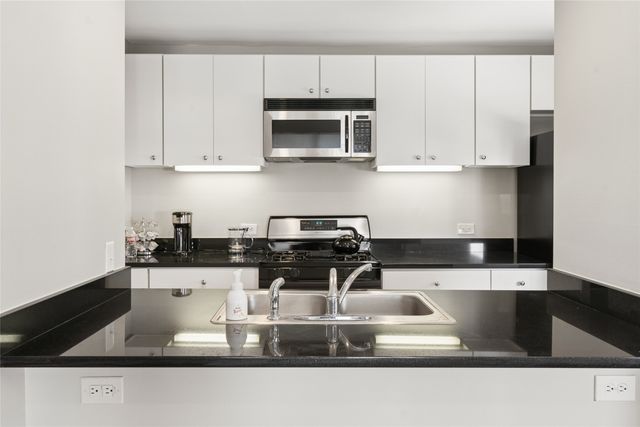 2714 Shelby Avenue, Dallas, TX 75219