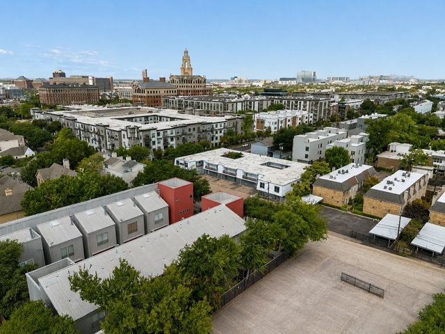 2714 Shelby Avenue, Dallas, TX 75219
