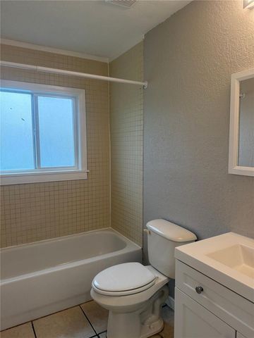 1200 70TH STREET N, St Petersburg, FL 33710