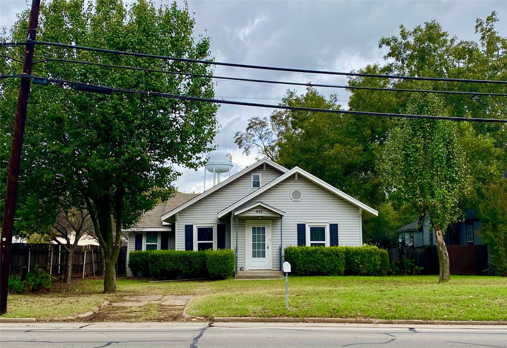 407 E Main Street, Whitesboro, TX 76273