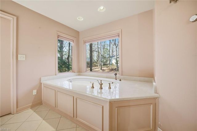 29 Indigo Dam RD, Newport News, VA 23606