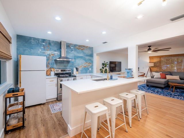 418 N Palmway, Lake Worth Beach, FL 33460