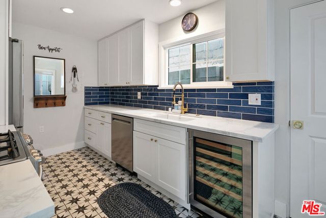 2059 Laurel Canyon Boulevard, Los Angeles, CA 90046