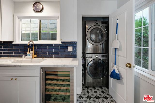 2059 Laurel Canyon Boulevard, Los Angeles, CA 90046