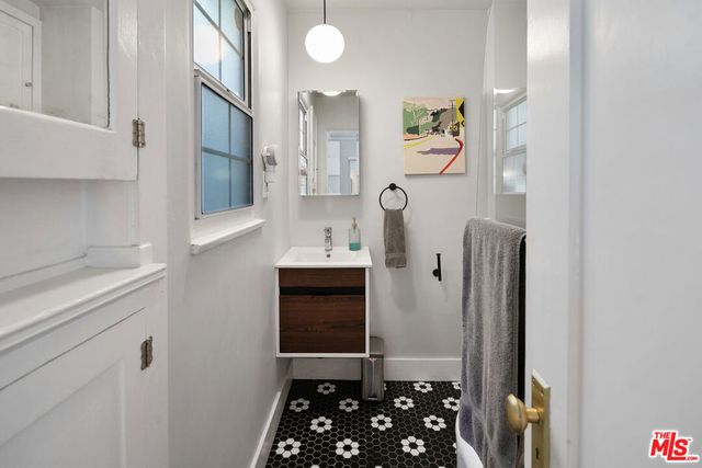 2059 Laurel Canyon Boulevard, Los Angeles, CA 90046