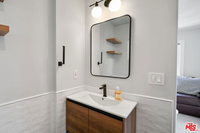 2059 Laurel Canyon Boulevard, Los Angeles, CA 90046