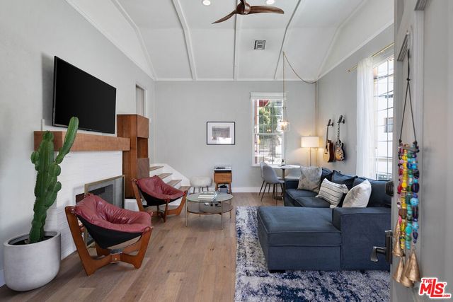 2059 Laurel Canyon Boulevard, Los Angeles, CA 90046