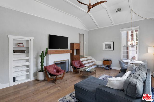 2059 Laurel Canyon Boulevard, Los Angeles, CA 90046