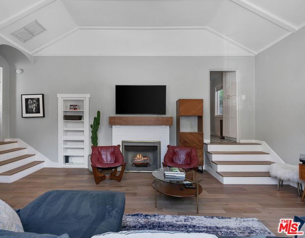 2059 Laurel Canyon Boulevard, Los Angeles, CA 90046