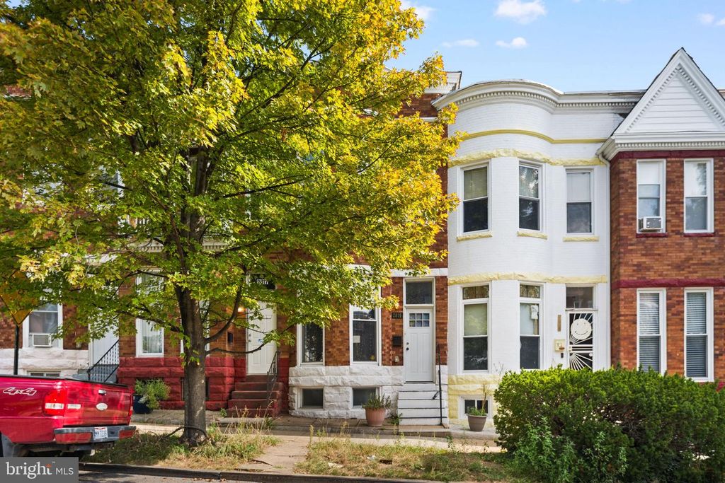 2815 PARKWOOD AVE, Baltimore, MD 21217