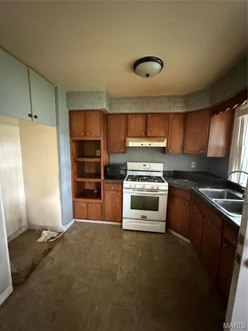 325 Rand Drive, St Louis, MO 63135