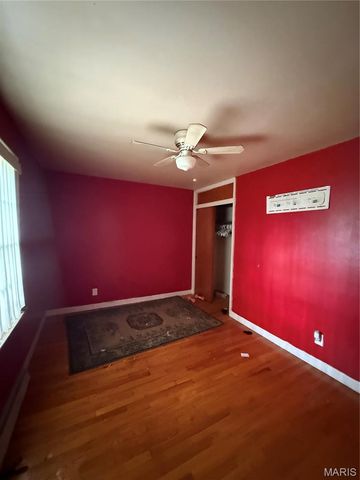 325 Rand Drive, St Louis, MO 63135