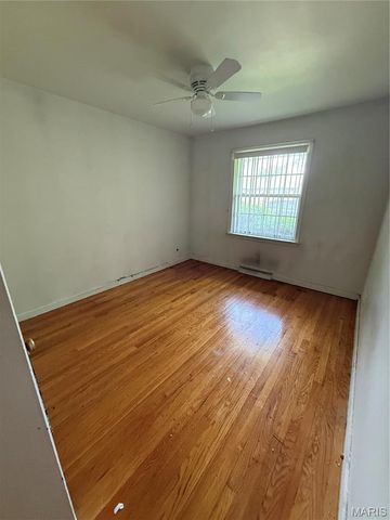 325 Rand Drive, St Louis, MO 63135