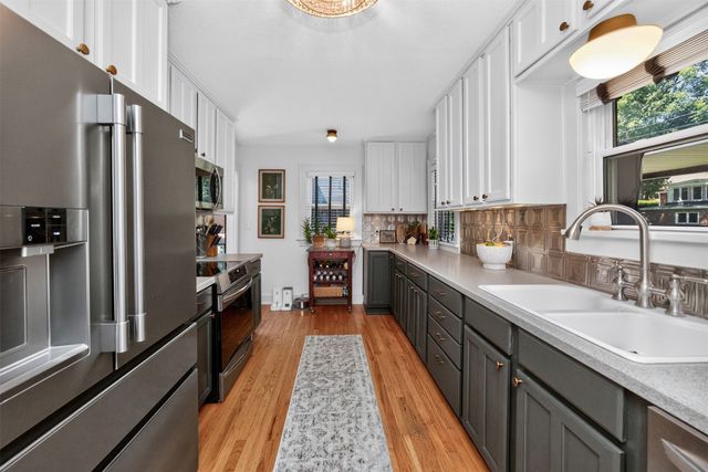 1510 41st Place, Des Moines, IA 50311