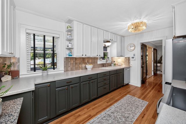 1510 41st Place, Des Moines, IA 50311