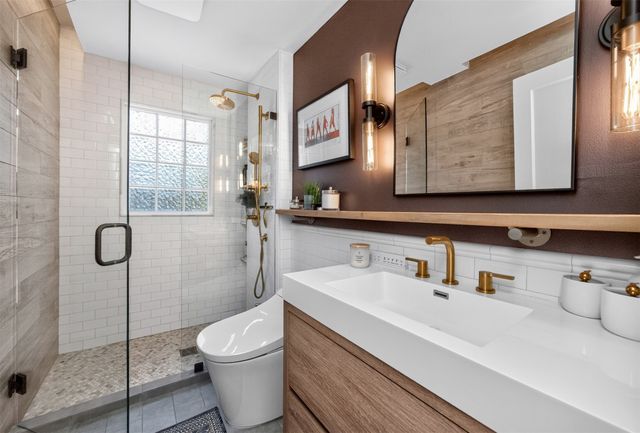 1510 41st Place, Des Moines, IA 50311