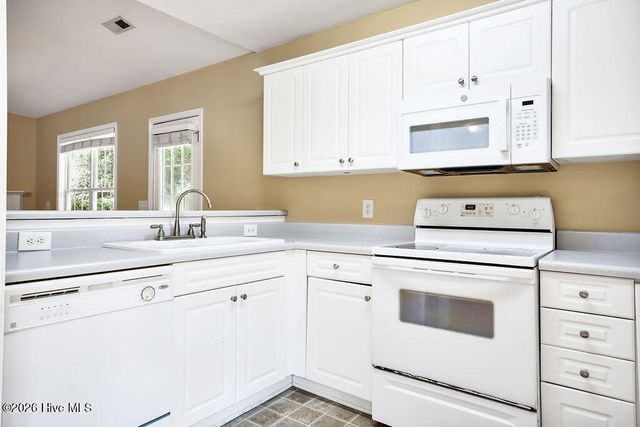 104 Grasmere Court, Leland, NC 28451