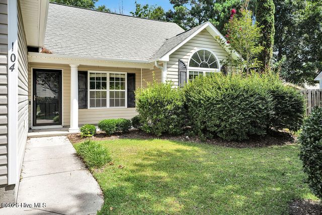 104 Grasmere Court, Leland, NC 28451