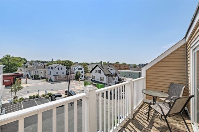 348 Rantoul St 305, Beverly, MA 01915