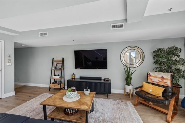 348 Rantoul St 305, Beverly, MA 01915