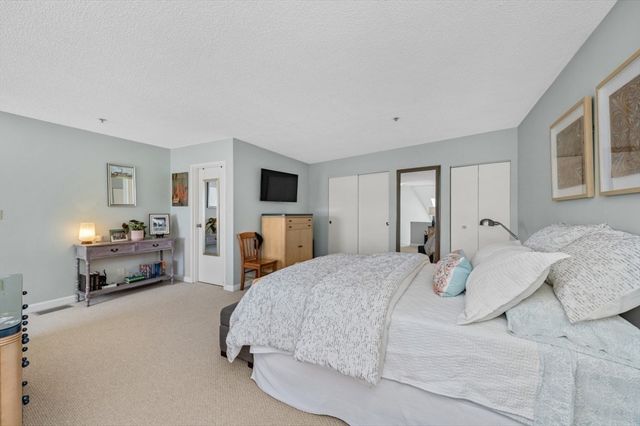 348 Rantoul St 305, Beverly, MA 01915