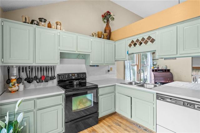 6413 Anderson Street, Shawnee, KS 66226