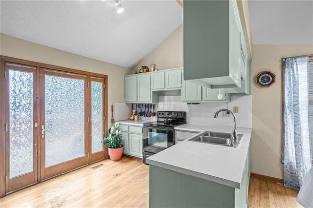 6413 Anderson Street, Shawnee, KS 66226