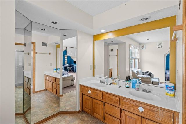 6413 Anderson Street, Shawnee, KS 66226