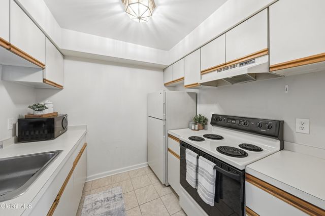 192 Cedarview Lane, Colonie, NY 12189
