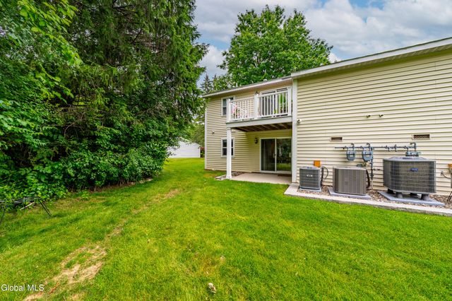 192 Cedarview Lane, Colonie, NY 12189