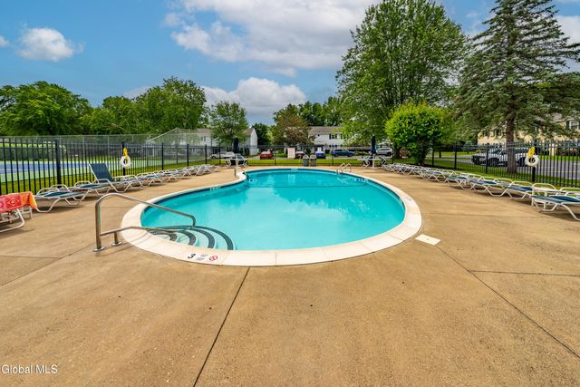 192 Cedarview Lane, Colonie, NY 12189