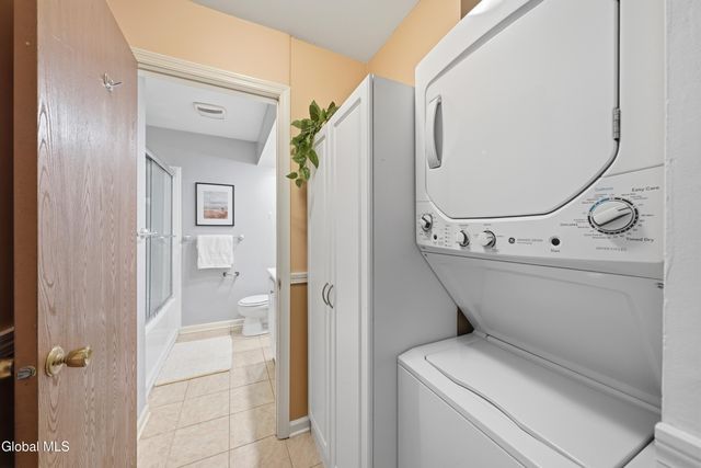 192 Cedarview Lane, Colonie, NY 12189