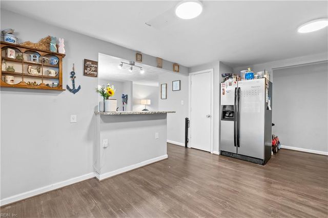 30 Boykin LN, Hampton, VA 23663